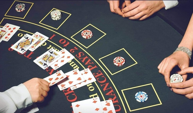 Biết thời điểm dừng bốc bài hợp lý sẽ tránh rơi vào tình trạng quắc